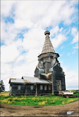 Пияла. Церковь Вознесения (1654) и колокольня (1700) 