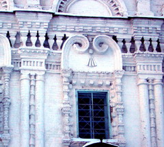 Стена Знаменской церкви в Пасегово